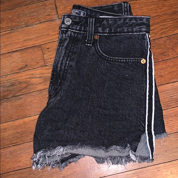 Annie High Rise Shorts A&F - Picture 1 of 3